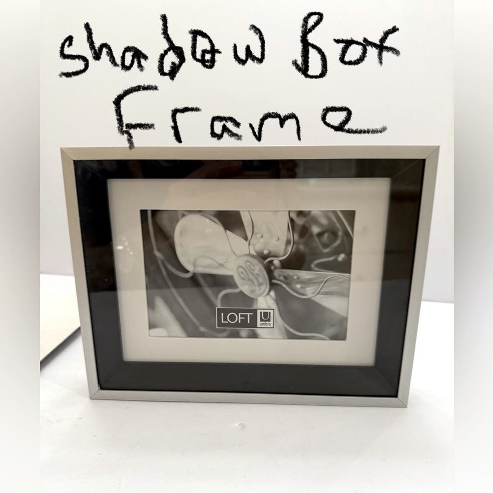 New. Shadow box picture frame for 4X6 blk/ brushed nickel